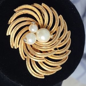 Coro vintage‎ brooch